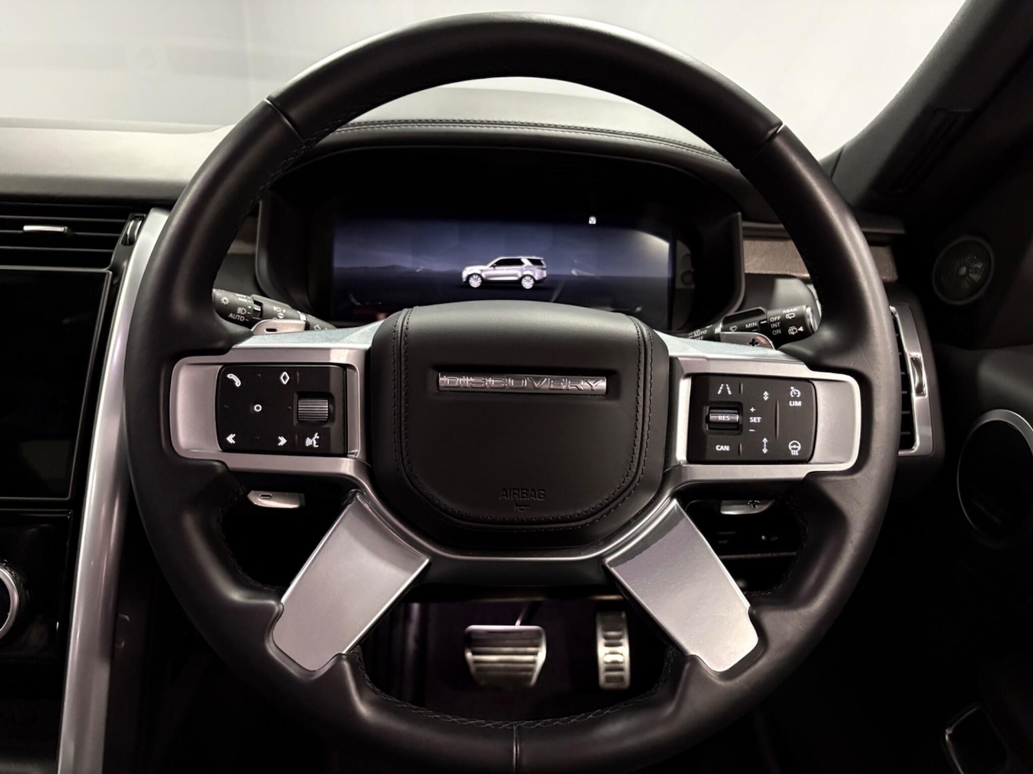 Used Land Rover Discovery 2024 for sale - 78006893: Photo 14