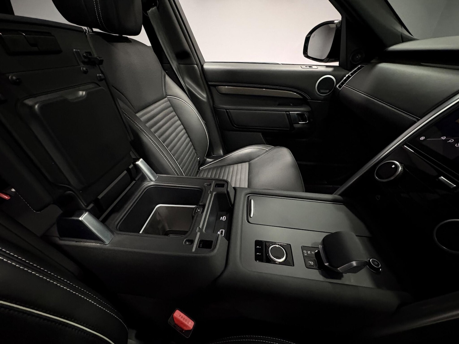 Used Land Rover Discovery 2024 for sale - 78006893: Photo 45