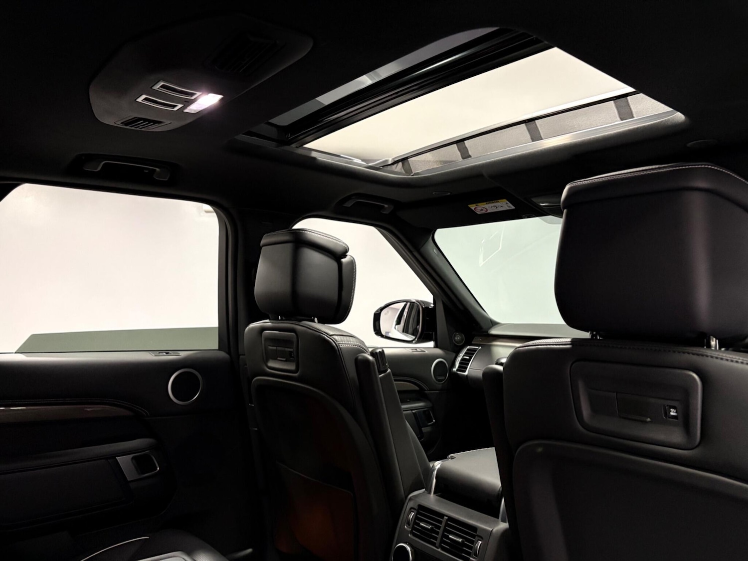 Used Land Rover Discovery 2024 for sale - 78006893: Photo 46