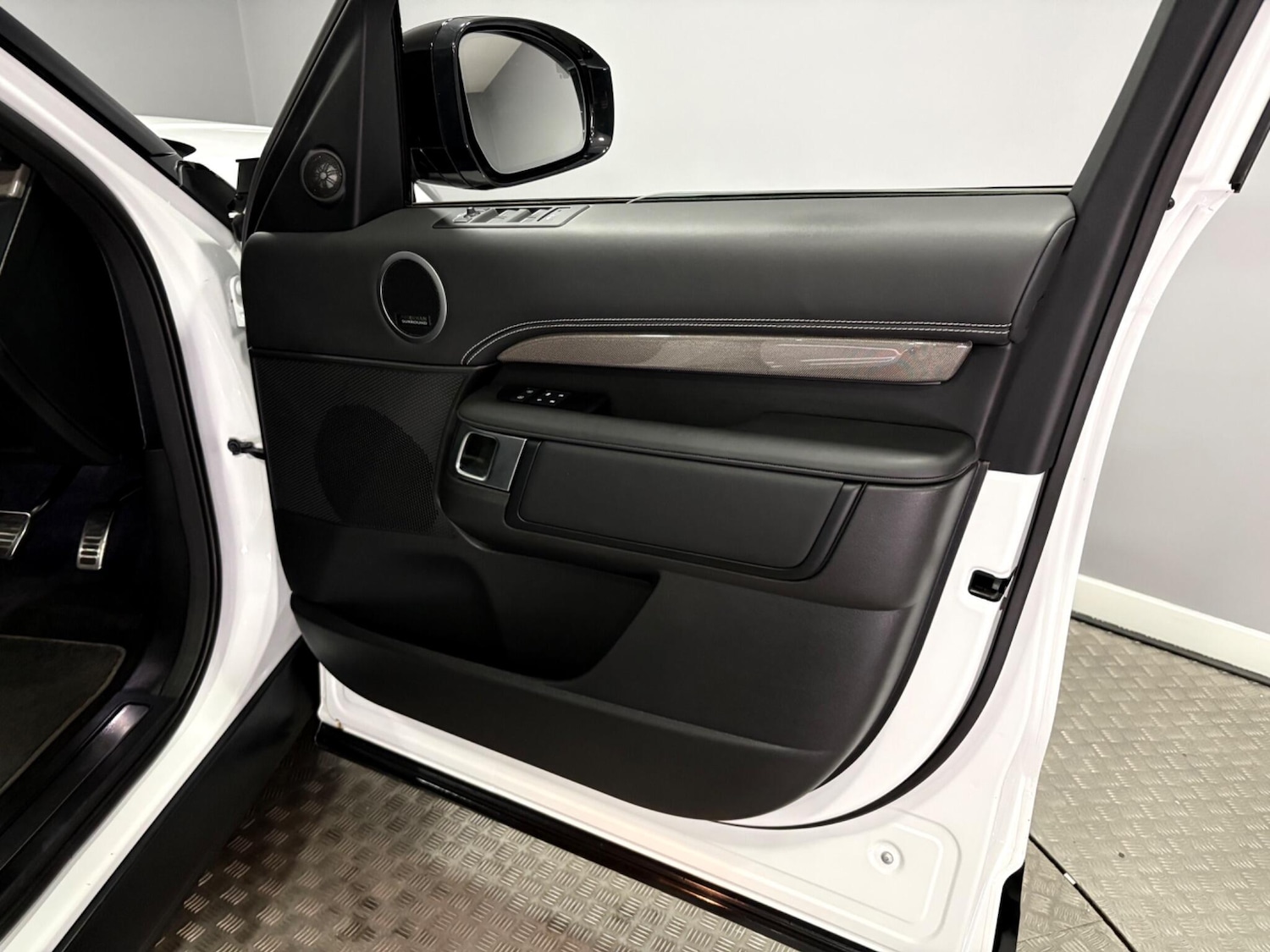 Used Land Rover Discovery 2024 for sale - 78006893: Photo 49