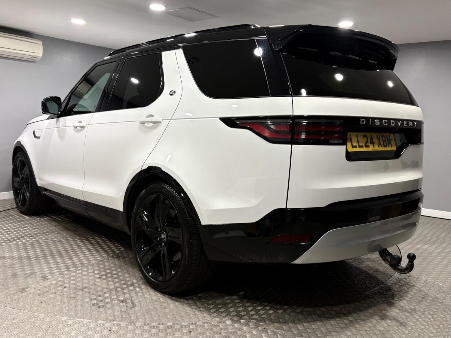 Used Land Rover Discovery 2024 for sale - 78006893: Photo 5