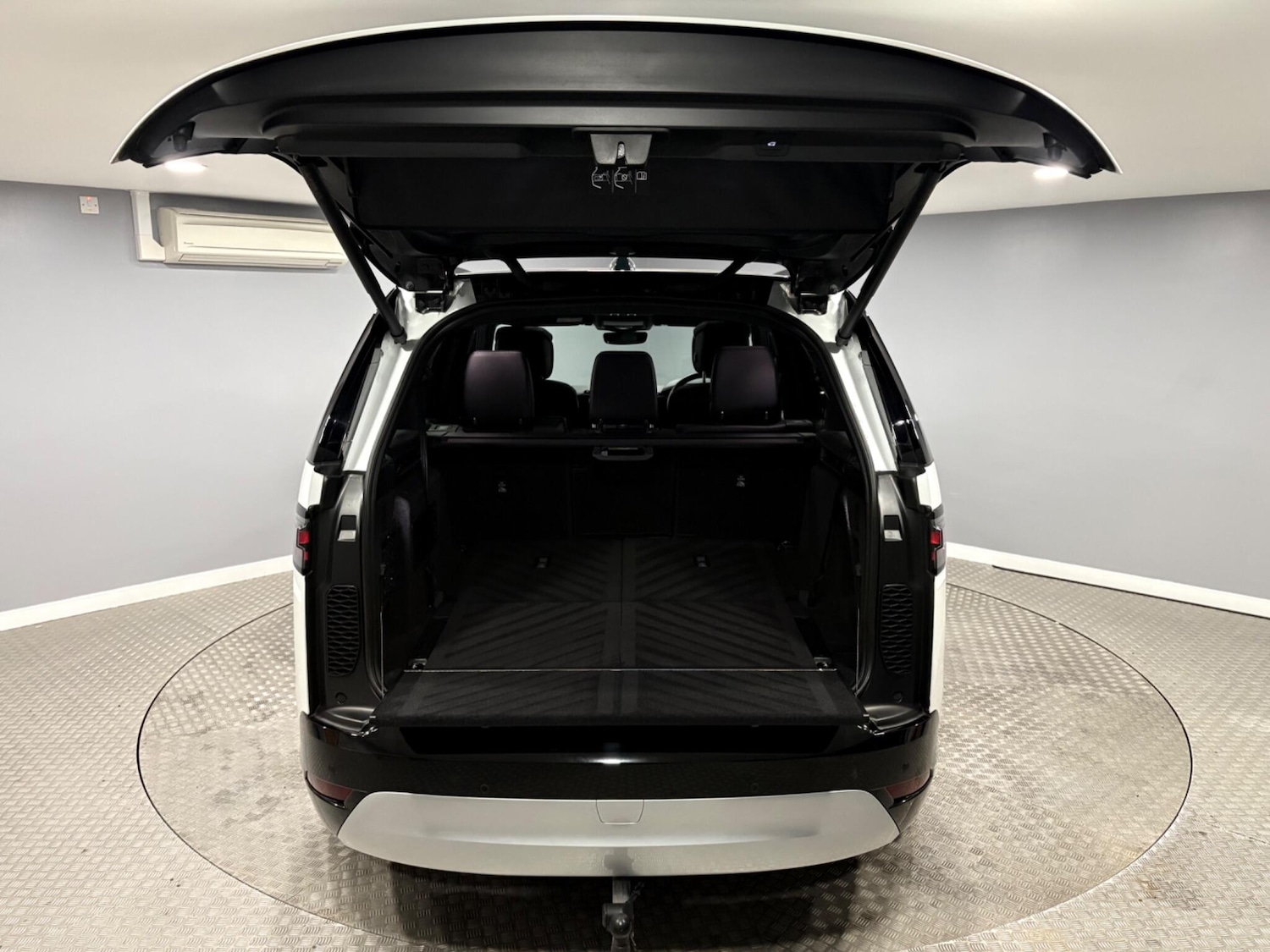 Used Land Rover Discovery 2024 for sale - 78006893: Photo 57