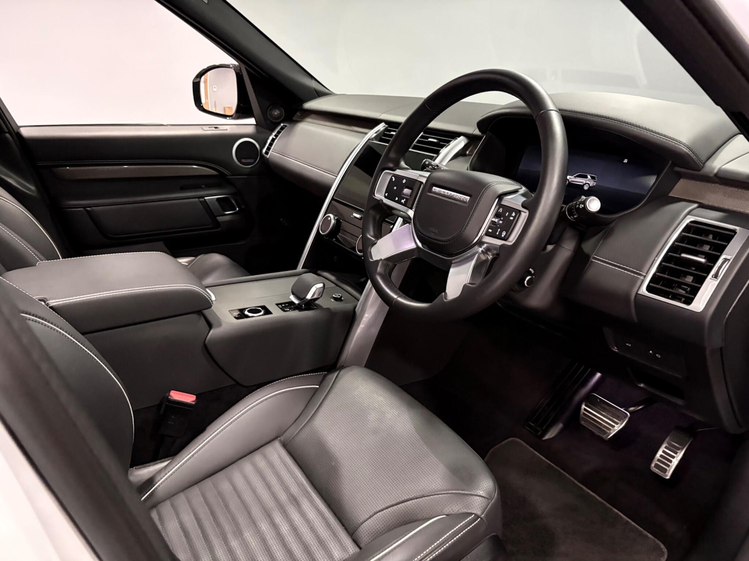 Used Land Rover Discovery 2024 for sale - 78006893: Photo 9