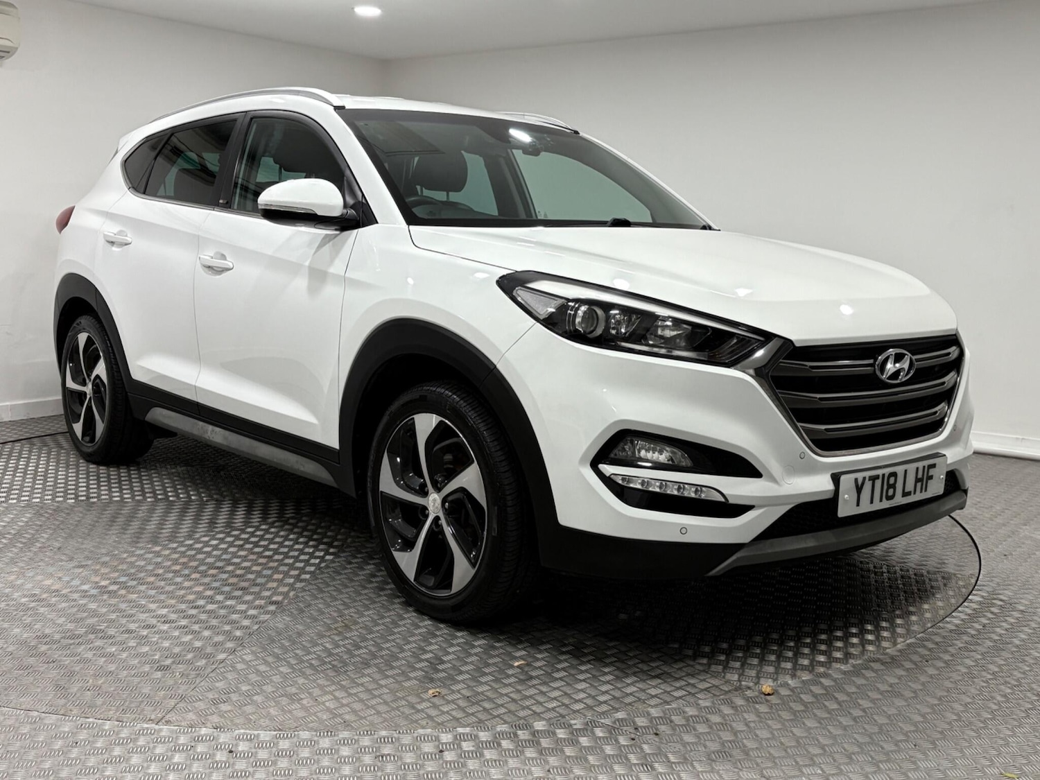 Used Hyundai TUCSON 2018 for sale - 77021236: Photo 1