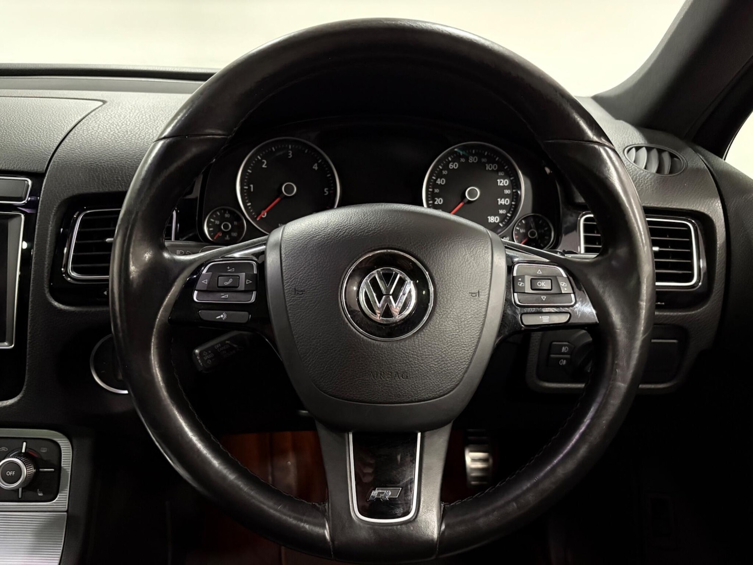 Used Volkswagen Touareg 2018 for sale - 77021117: Photo 13