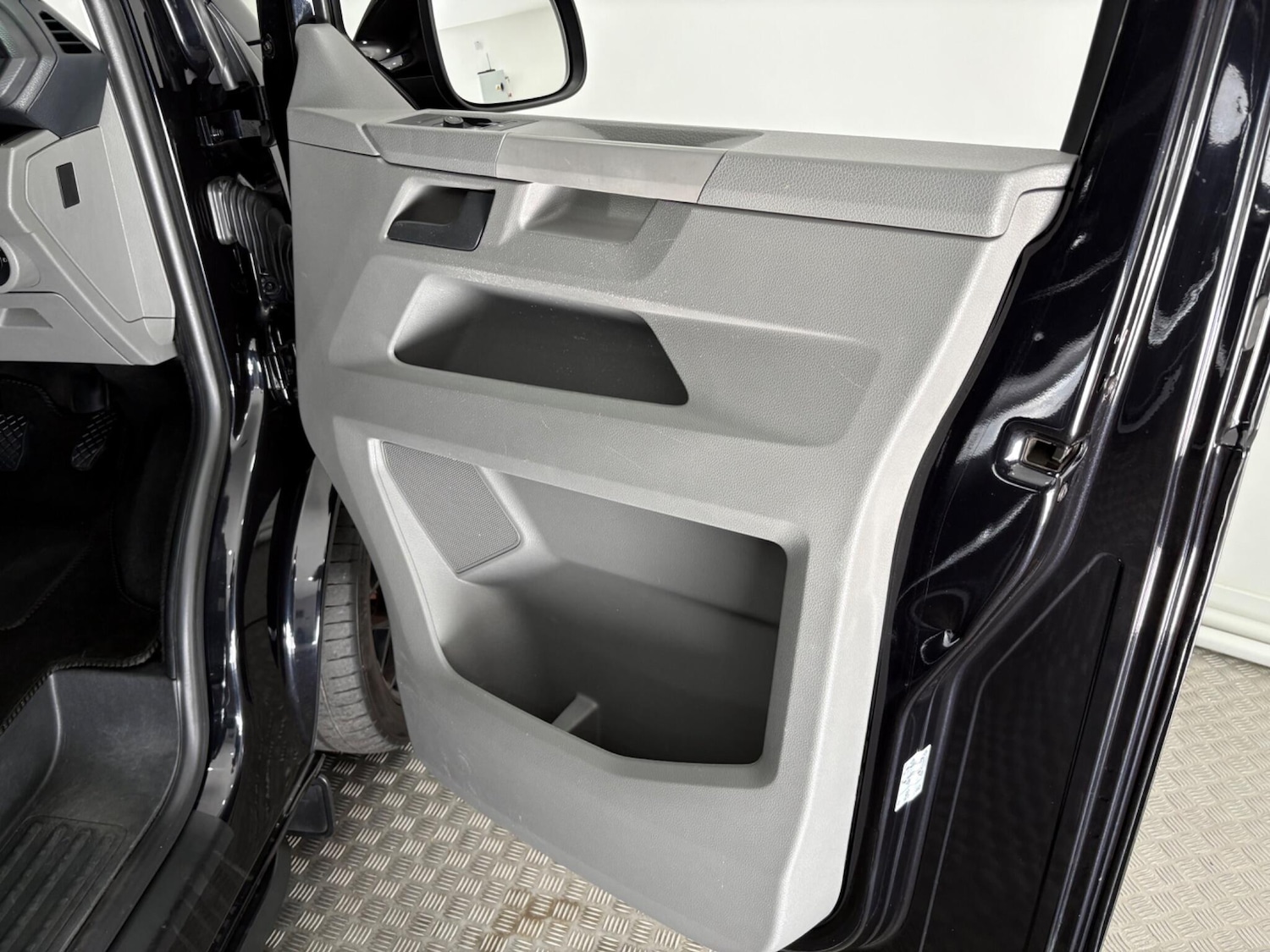 Used Volkswagen Transporter 2022 for sale - 76348887: Photo 42