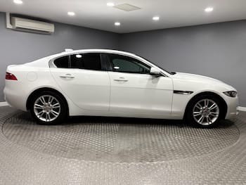 Used Jaguar XE 2017 for sale - 79740355: Photo