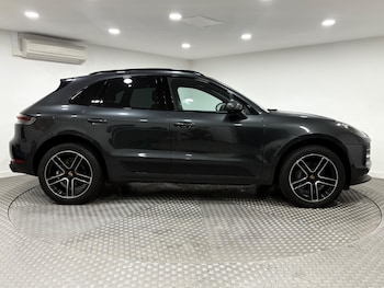 Used Porsche Macan 2019 for sale - 76021160: Photo 2