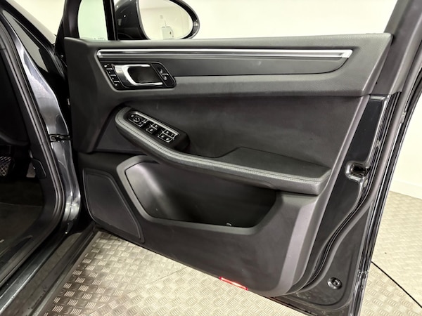 Used Porsche Macan 2019 for sale - 76021160: Photo 42