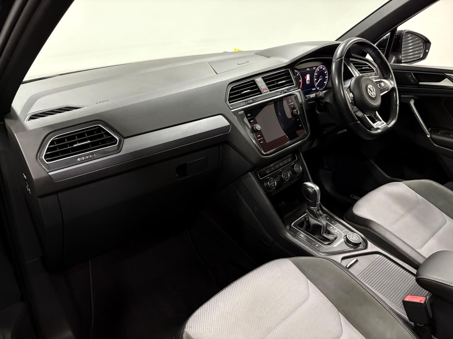 Used Volkswagen Tiguan 2018 for sale - 77021159: Photo 11