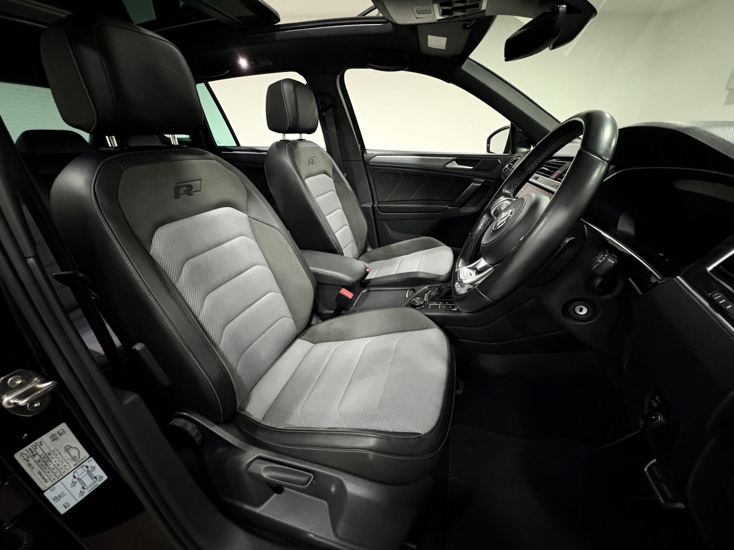 Used Volkswagen Tiguan 2018 for sale - 77021159: Photo 12