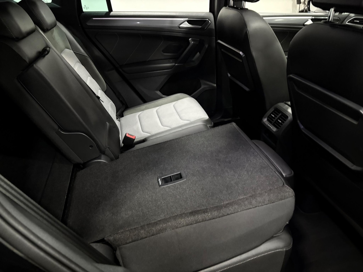 Used Volkswagen Tiguan 2018 for sale - 77021159: Photo 47