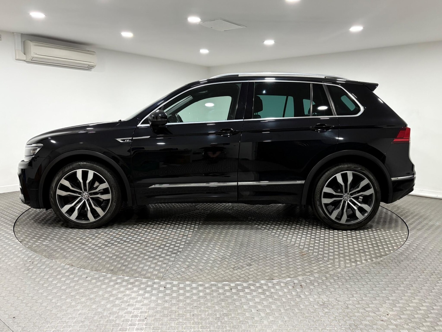 Used Volkswagen Tiguan 2018 for sale - 77021159: Photo 6
