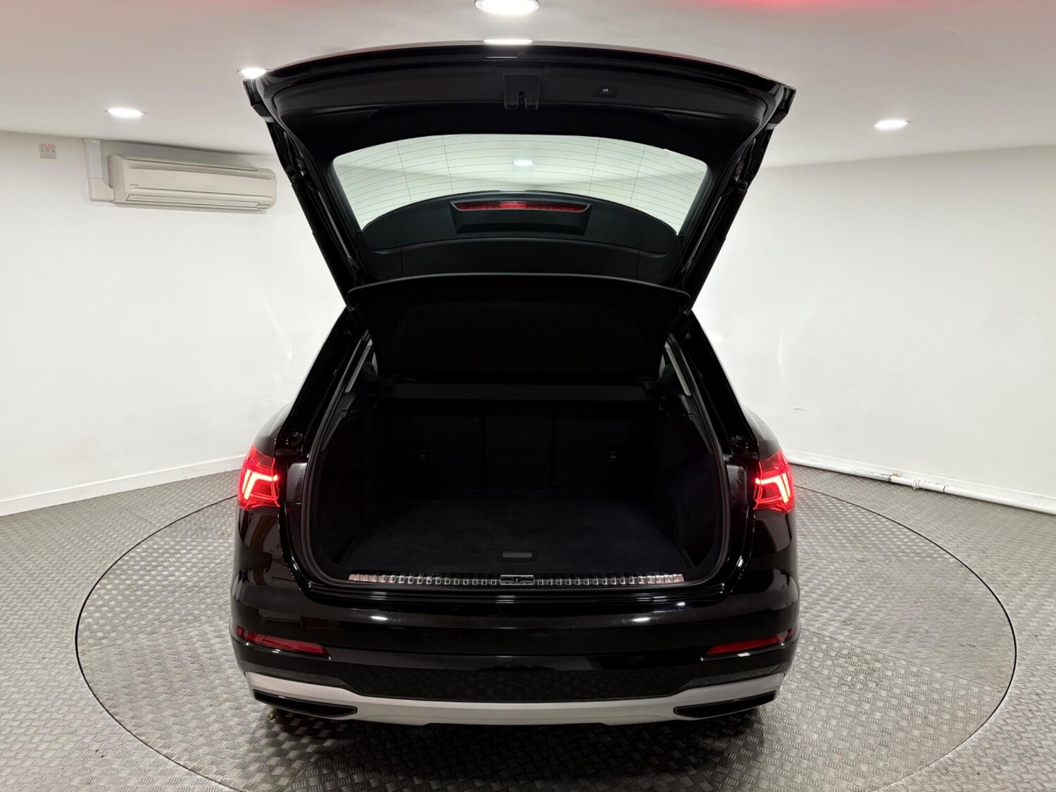 Used Audi Q3 2020 for sale - 76423632: Photo 42