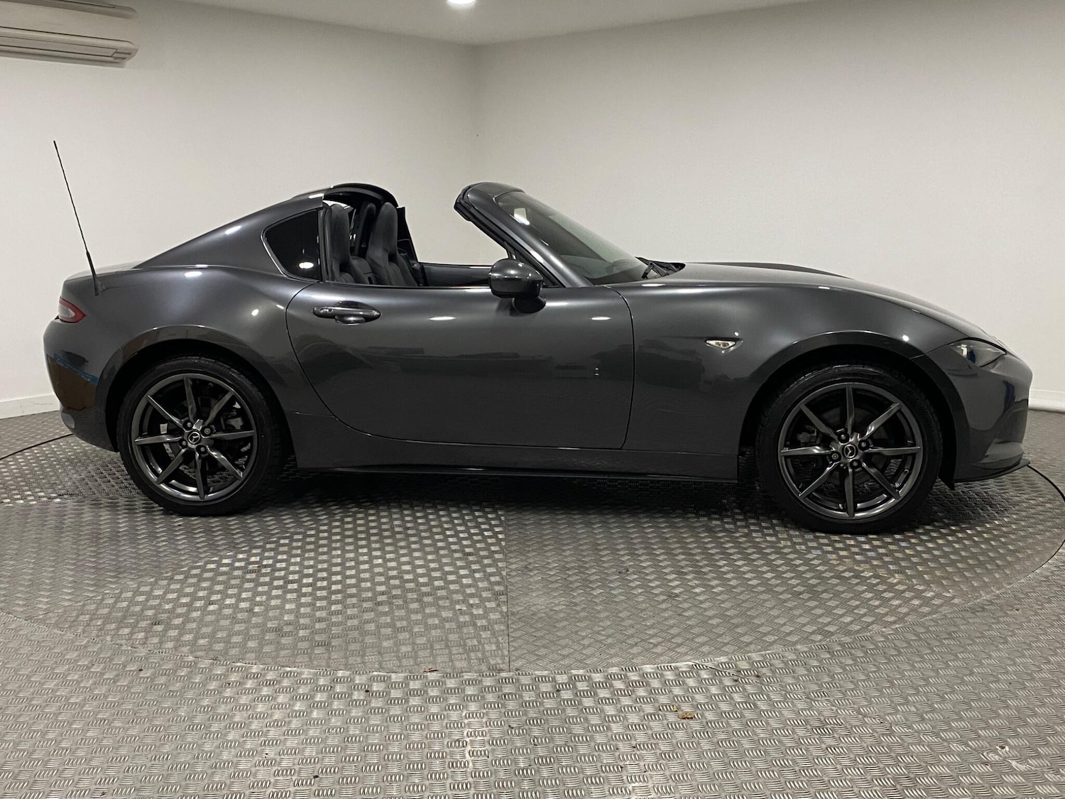 Used Mazda MX-5 RF 2018 for sale - 76370920: Photo 2