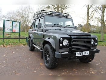 Land Rover - Defender