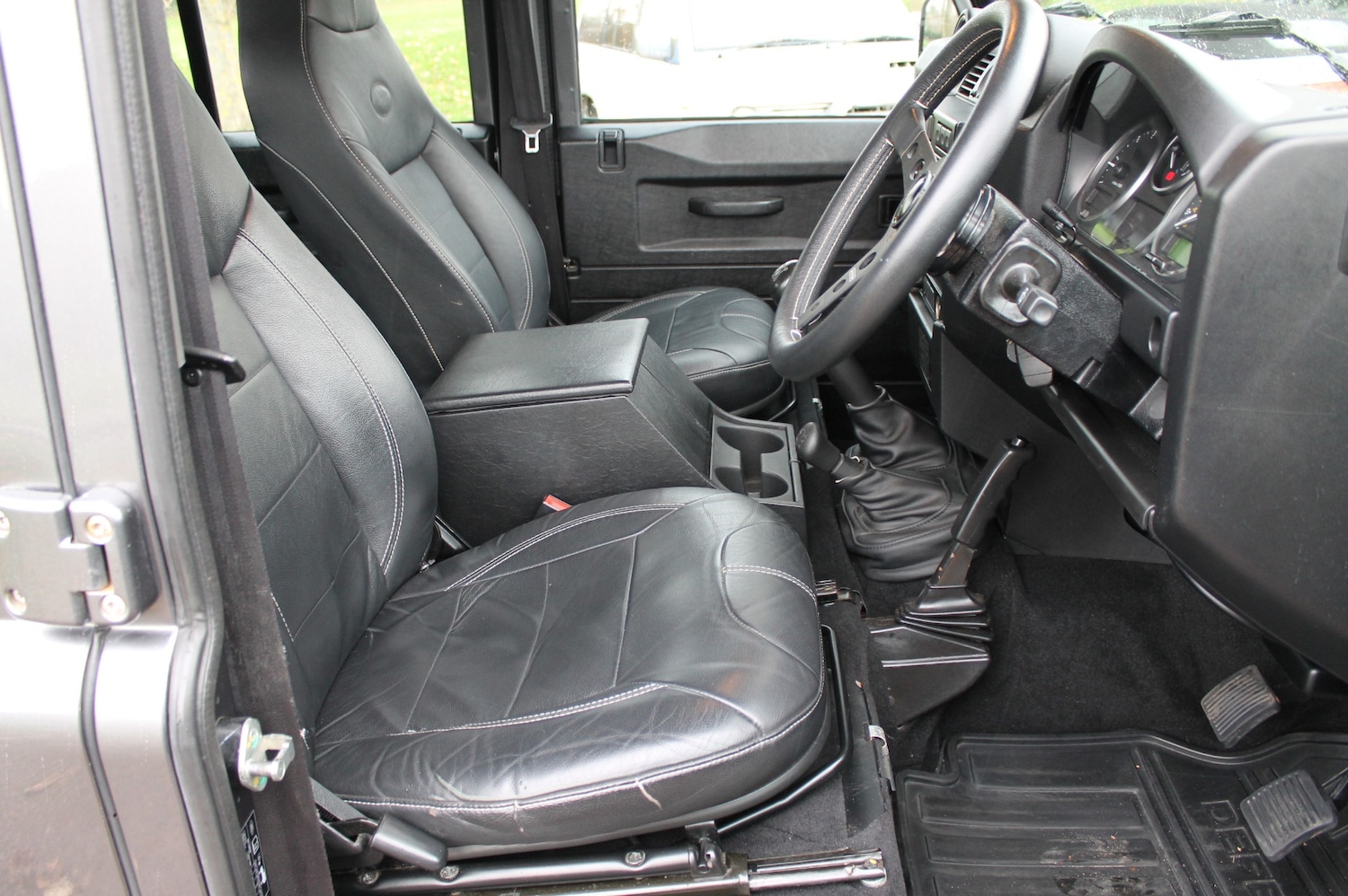 Used Land Rover Defender 2013 for sale - 76613594: Photo 6