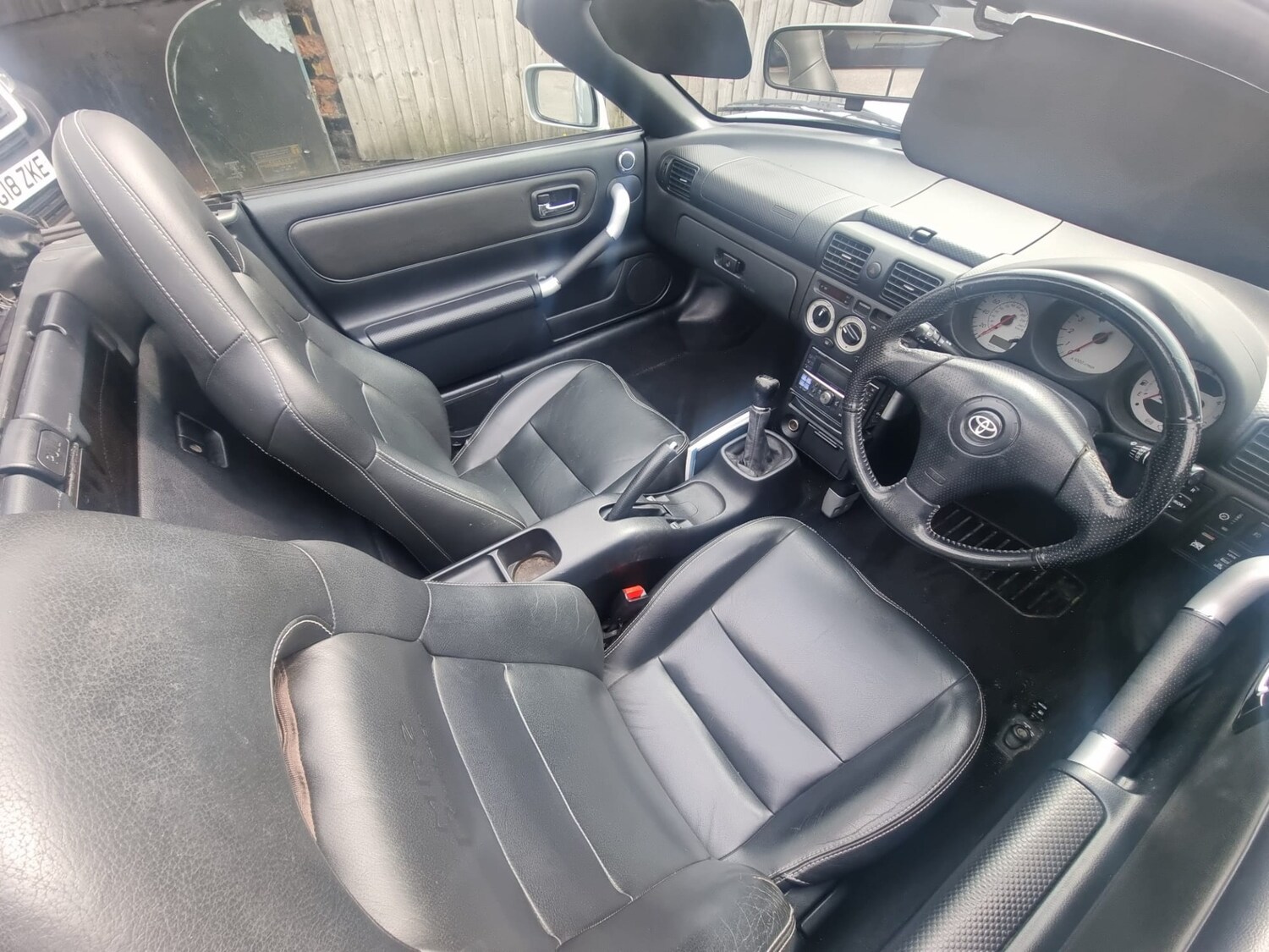 Used Toyota MR2 2003 for sale - 78141623: Photo 6