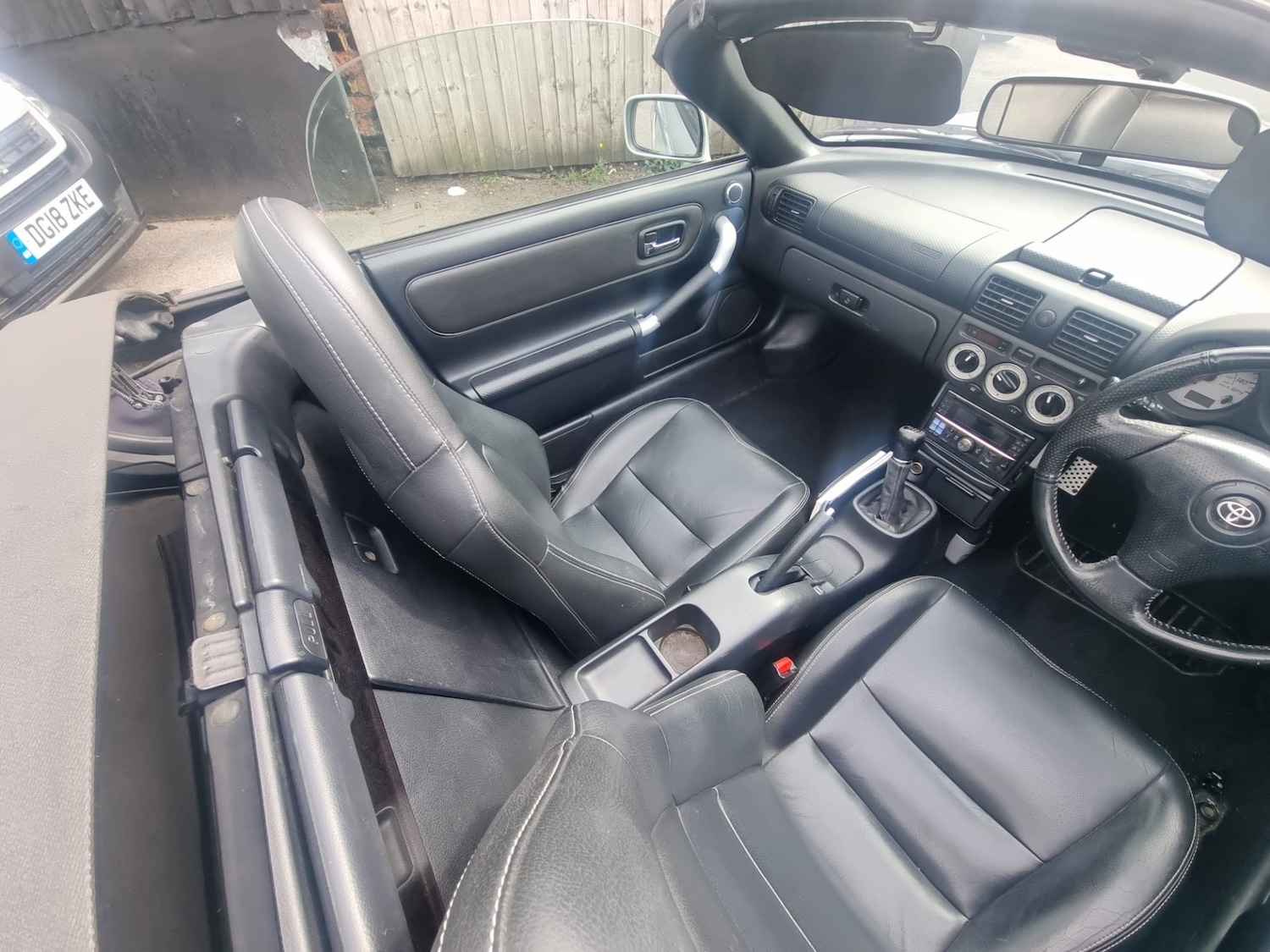 Used Toyota MR2 2003 for sale - 78141623: Photo 8