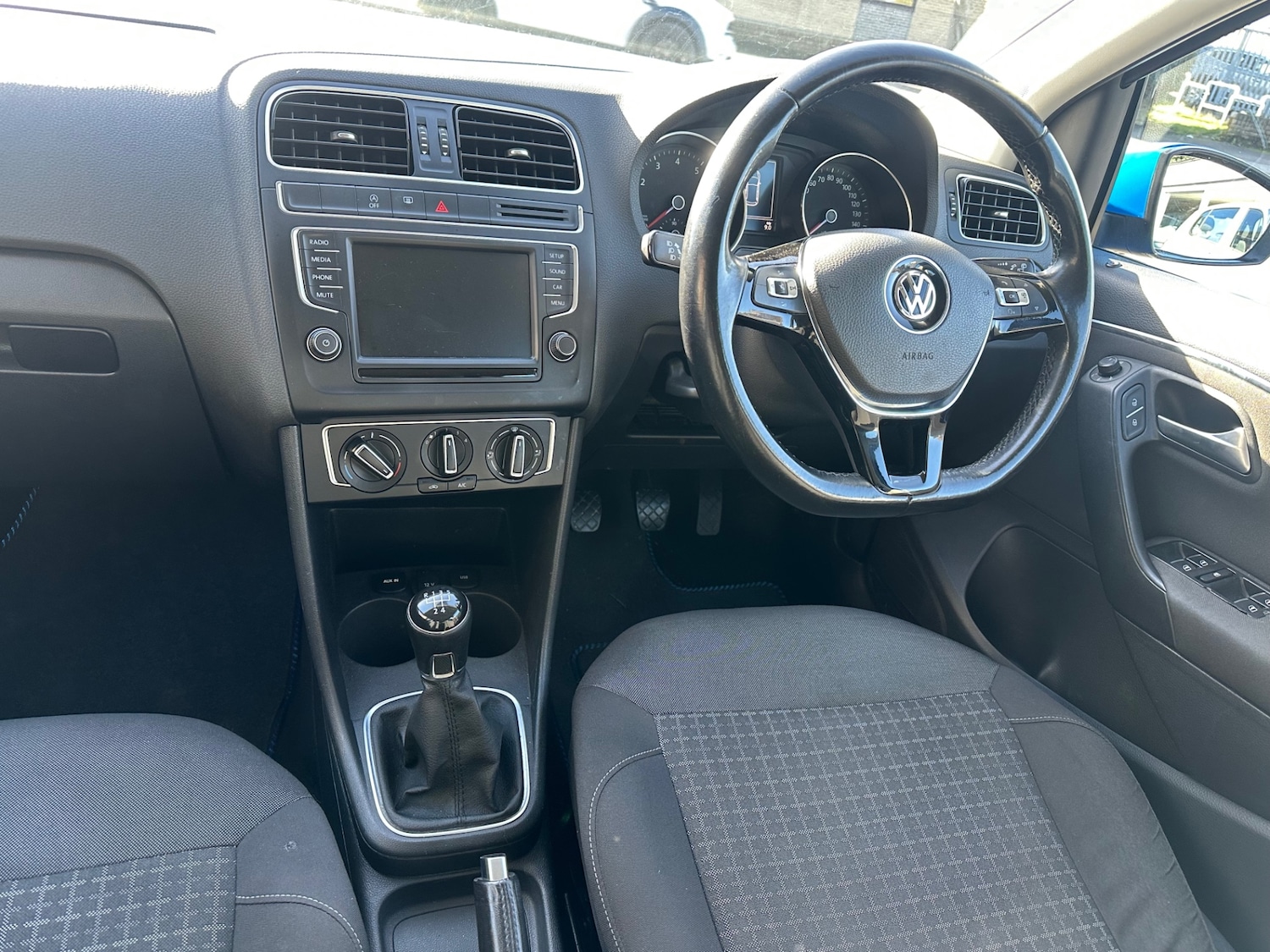 Used Volkswagen Polo 2015 for sale - 77555665: Photo 8