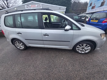 Used Volkswagen Touran 2010 for sale - 77478022: Photo