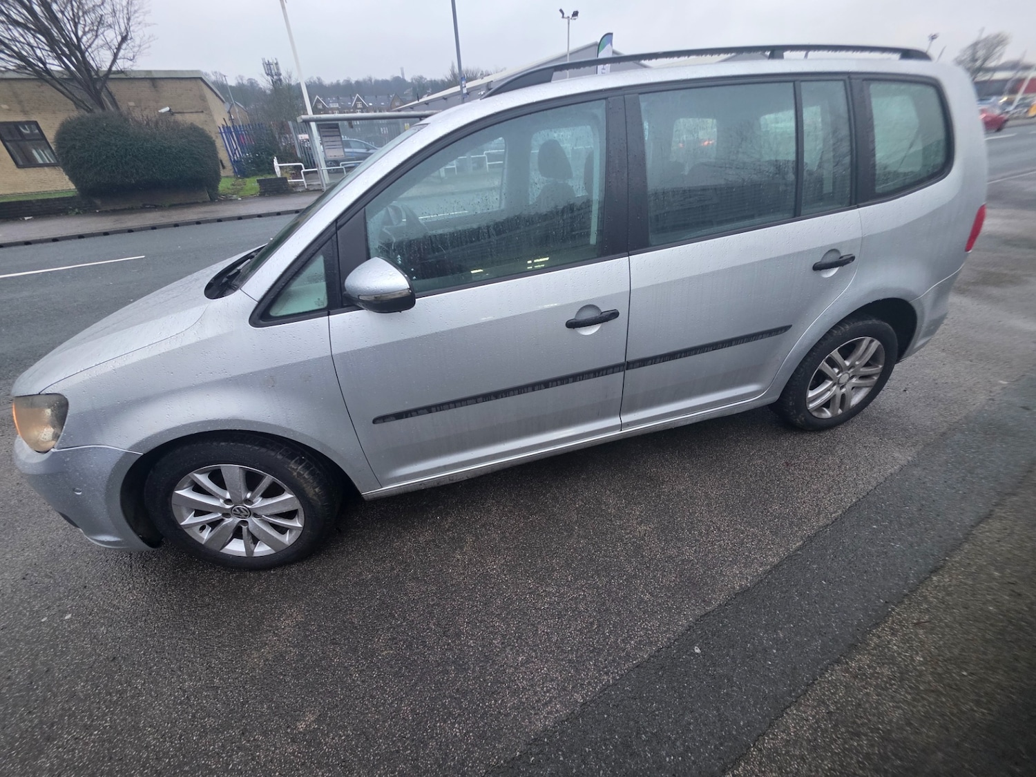 Used Volkswagen Touran 2010 for sale - 77478022: Photo 5