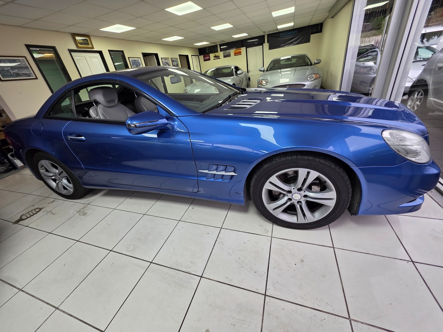 Used Mercedes-Benz SL 2010 for sale - 76370053: Photo 10