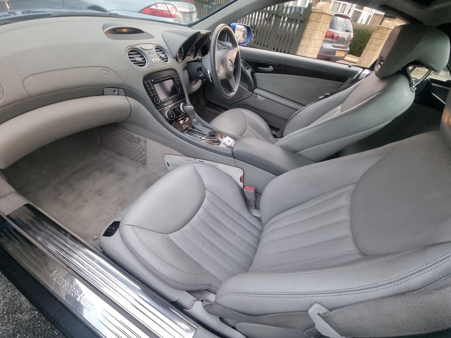 Used Mercedes-Benz SL 2010 for sale - 76370053: Photo 8