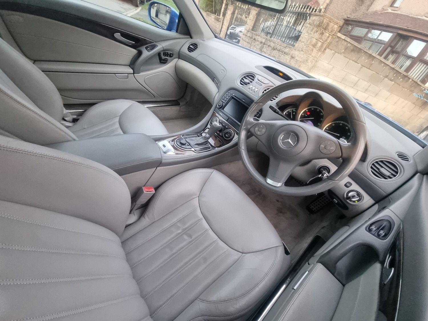 Used Mercedes-Benz SL 2010 for sale - 76370053: Photo 9