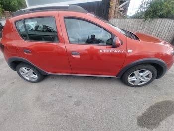 2014 (64) - 1.5 dCi Laureate 5dr