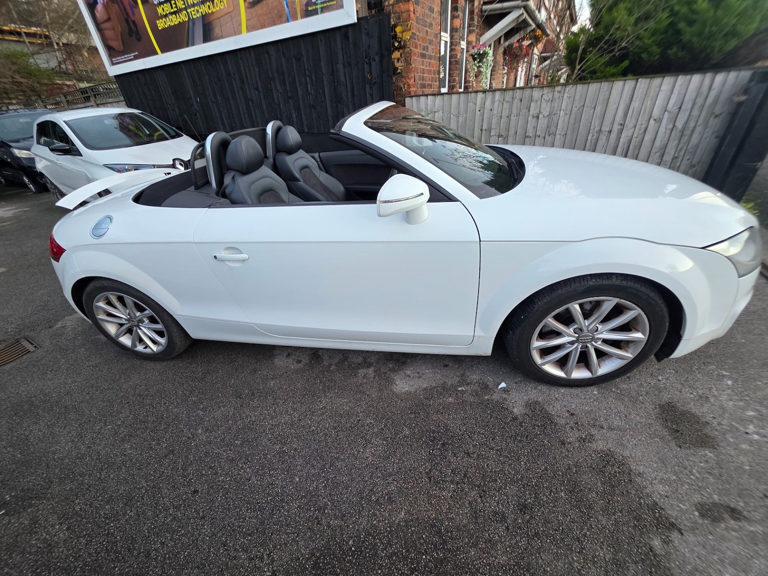 Used Audi TT 2011 for sale - 77144102: Photo 2