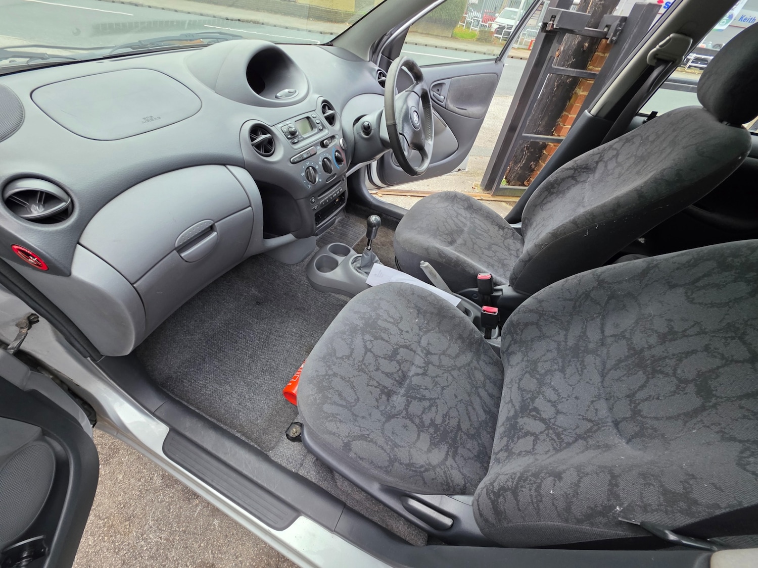 Used Toyota Yaris 2001 for sale - 77105817: Photo 9