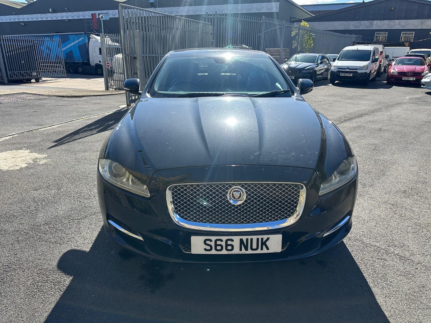 Used Jaguar XJ 2011 for sale - 77175977: Photo 2