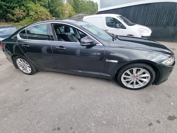 Used Jaguar XF 2014 for sale - 76258965: Photo 2