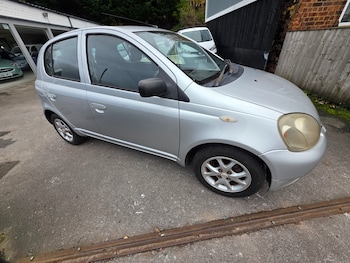 Used Toyota Yaris 2001 for sale - 76571977: Photo