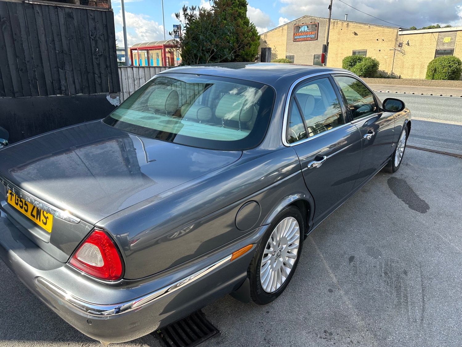 Used Jaguar XJ 2006 for sale - 76347305: Photo 4