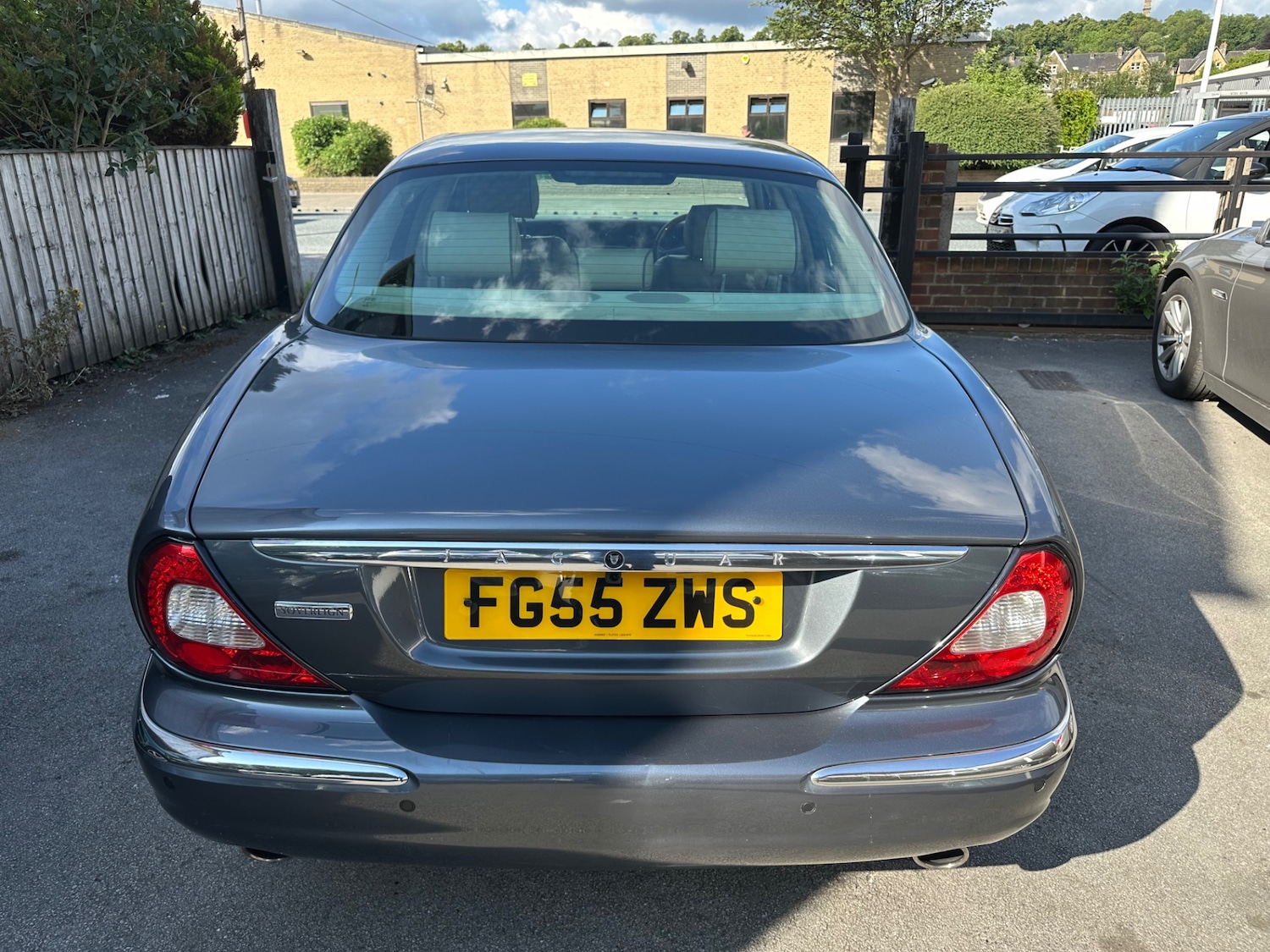 Used Jaguar XJ 2006 for sale - 76347305: Photo 5