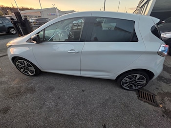 Used Renault Zoe 2019 for sale - 76849030: Photo
