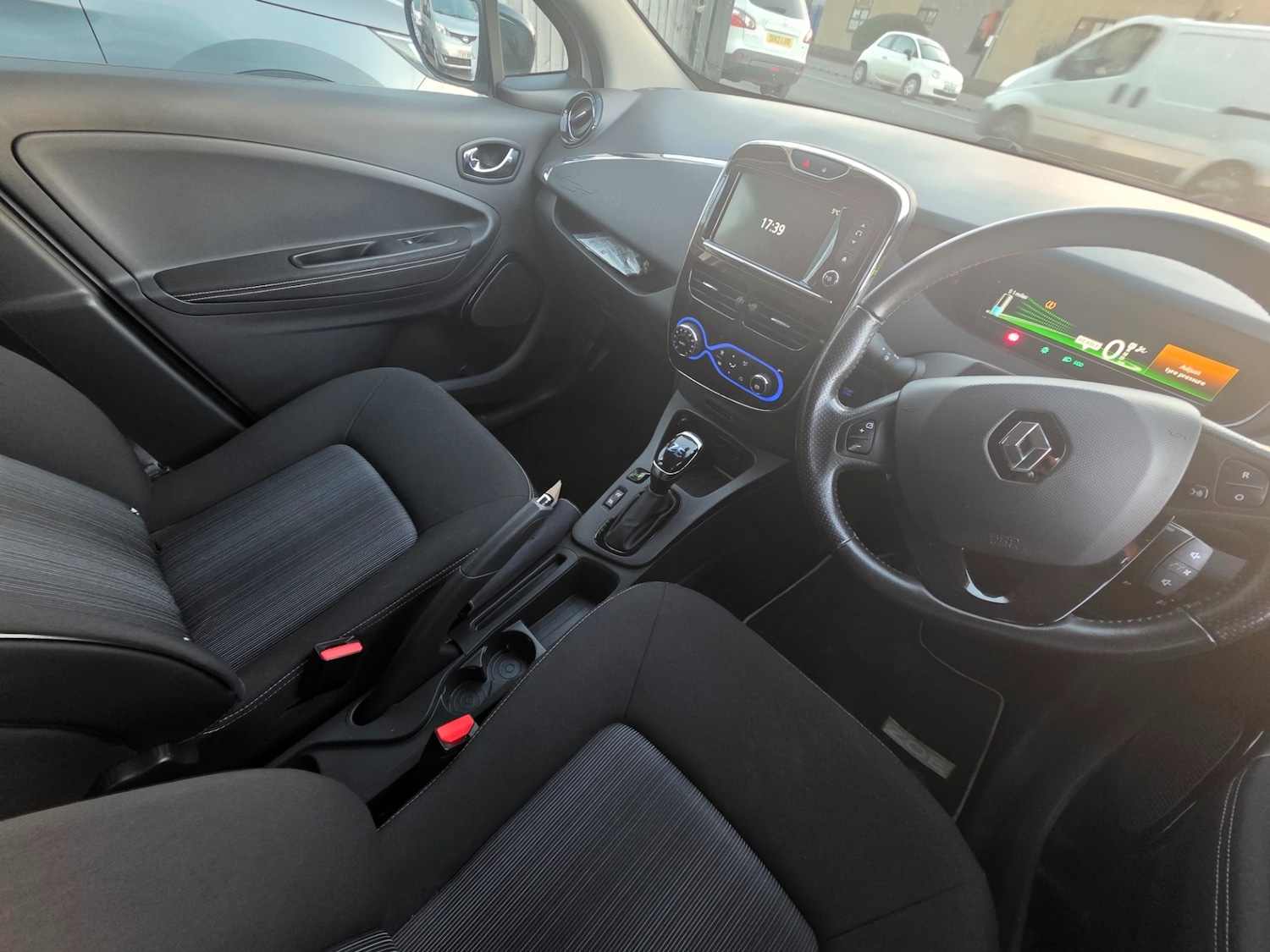 Used Renault Zoe 2019 for sale - 76849030: Photo 6