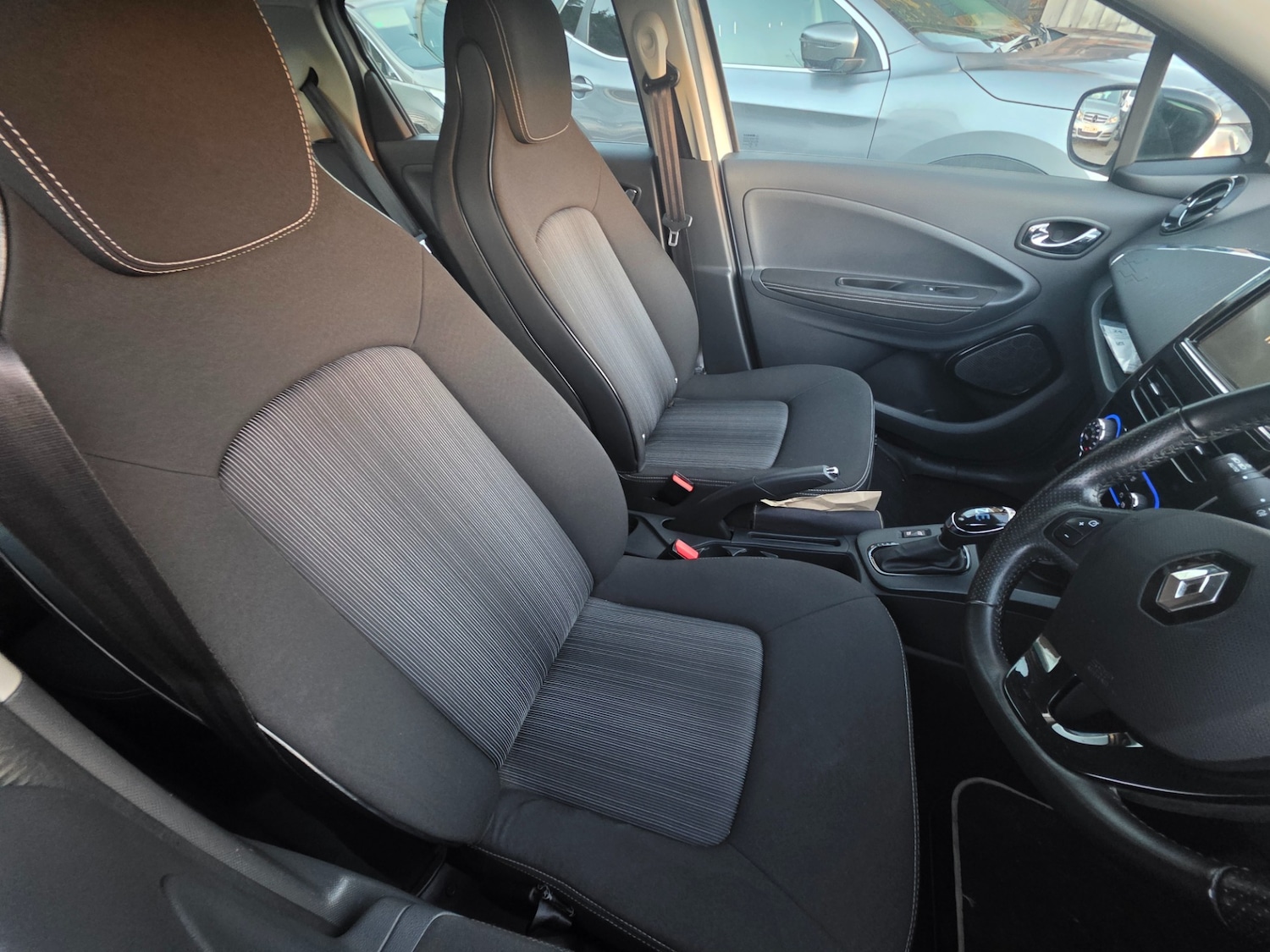 Used Renault Zoe 2019 for sale - 76849030: Photo 7