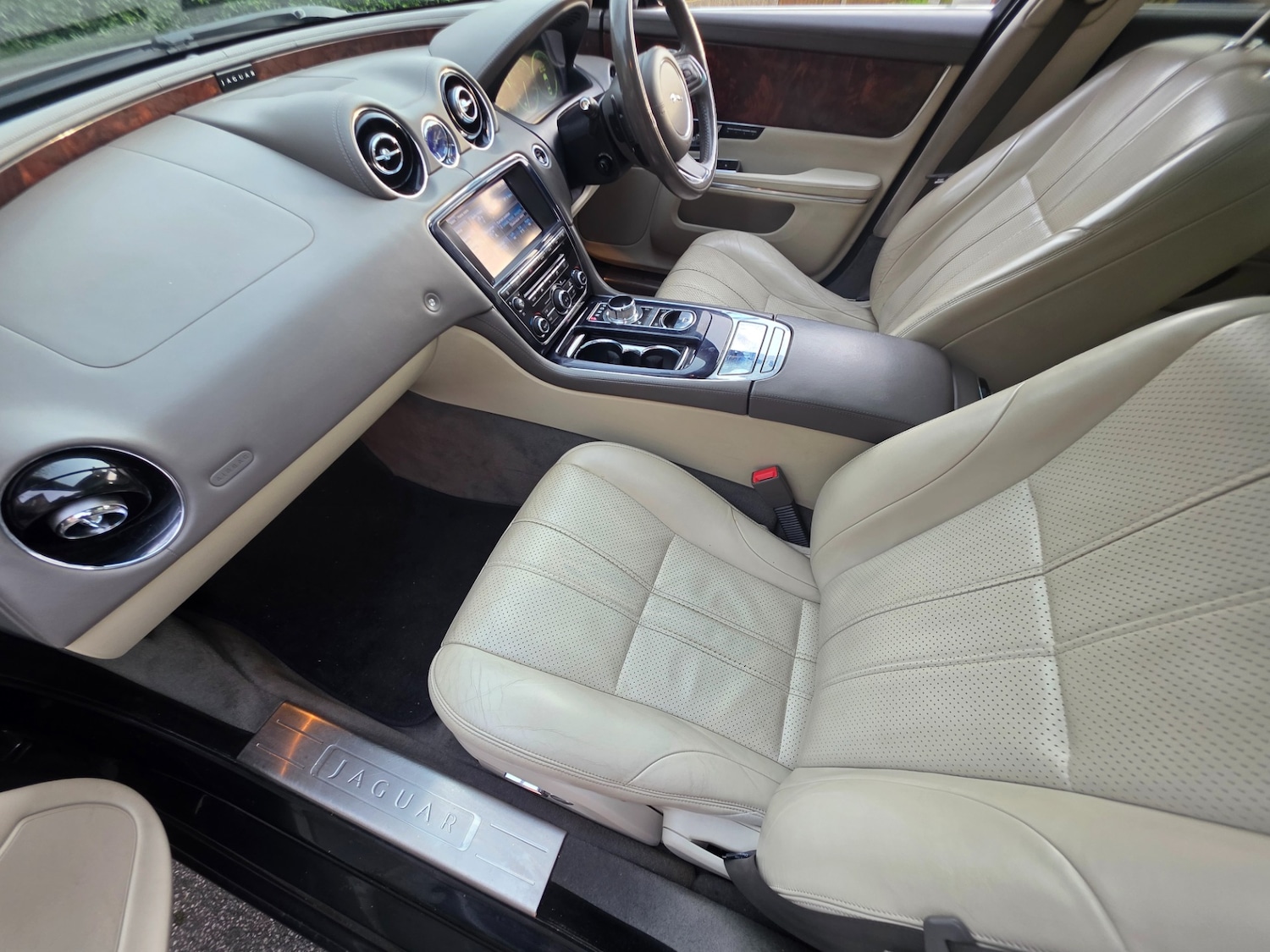 Used Jaguar XJ 2012 for sale - 77898142: Photo 10