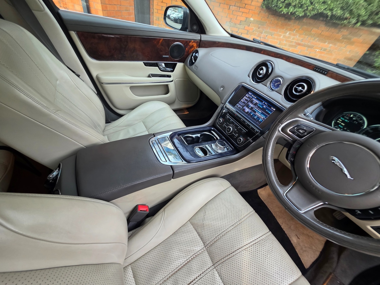 Used Jaguar XJ 2012 for sale - 77898142: Photo 11