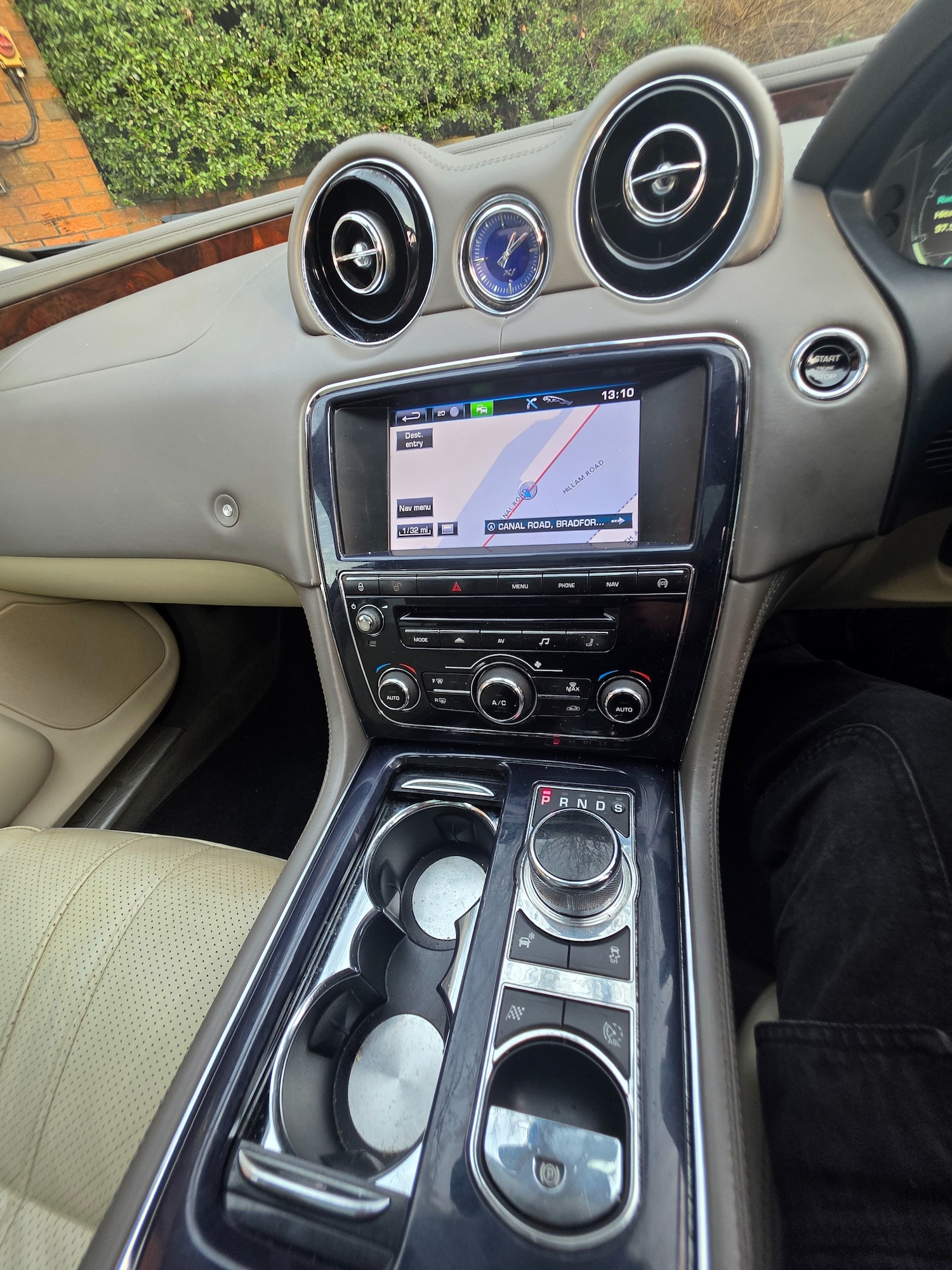 Used Jaguar XJ 2012 for sale - 77898142: Photo 16