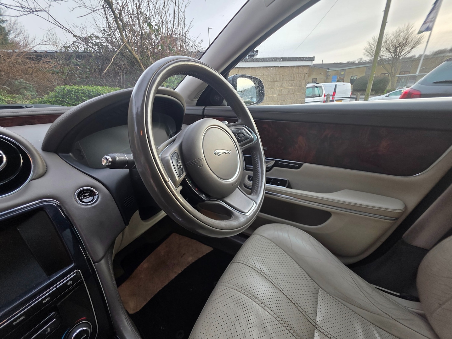 Used Jaguar XJ 2012 for sale - 77898142: Photo 19