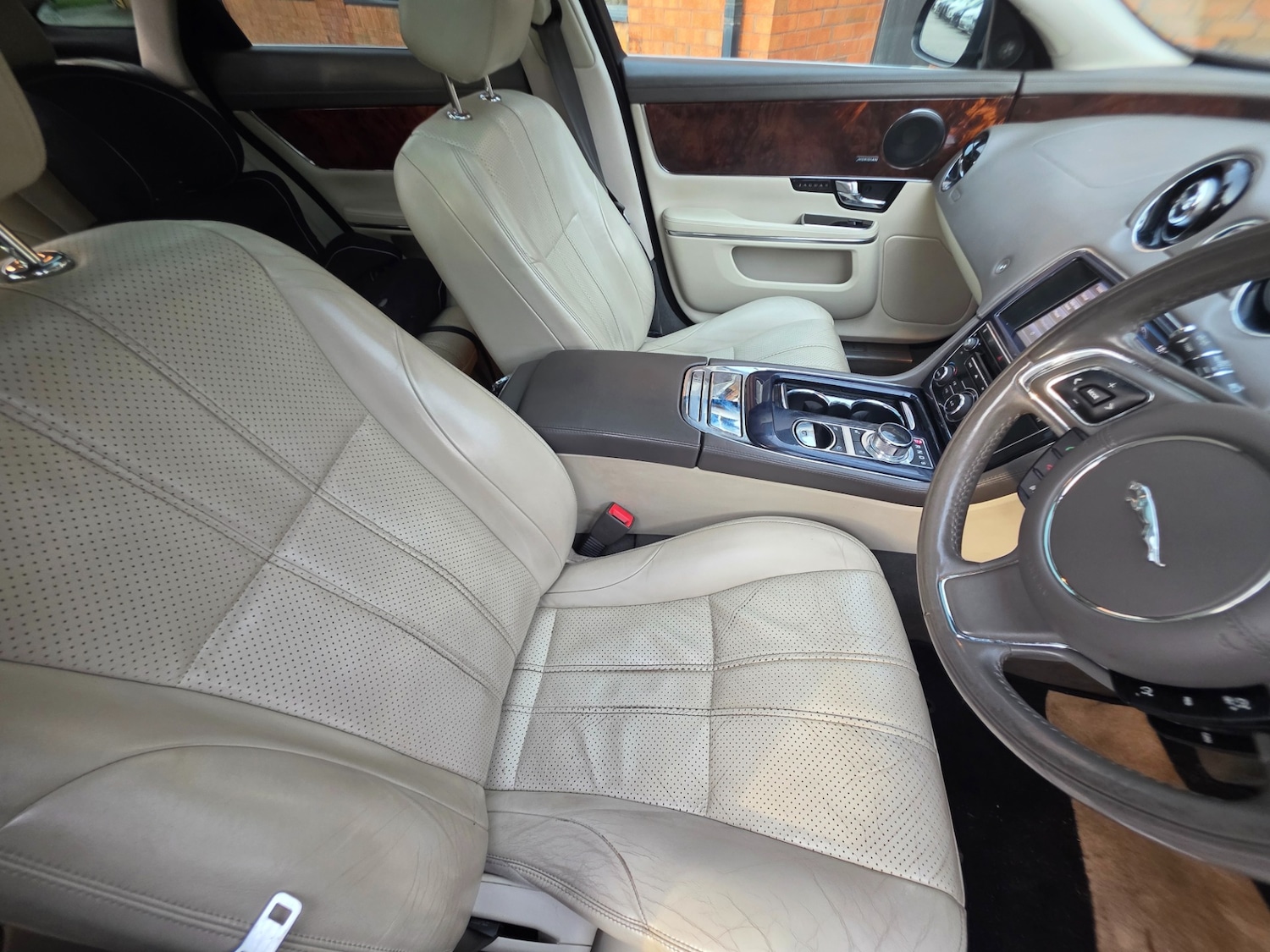 Used Jaguar XJ 2012 for sale - 77898142: Photo 9