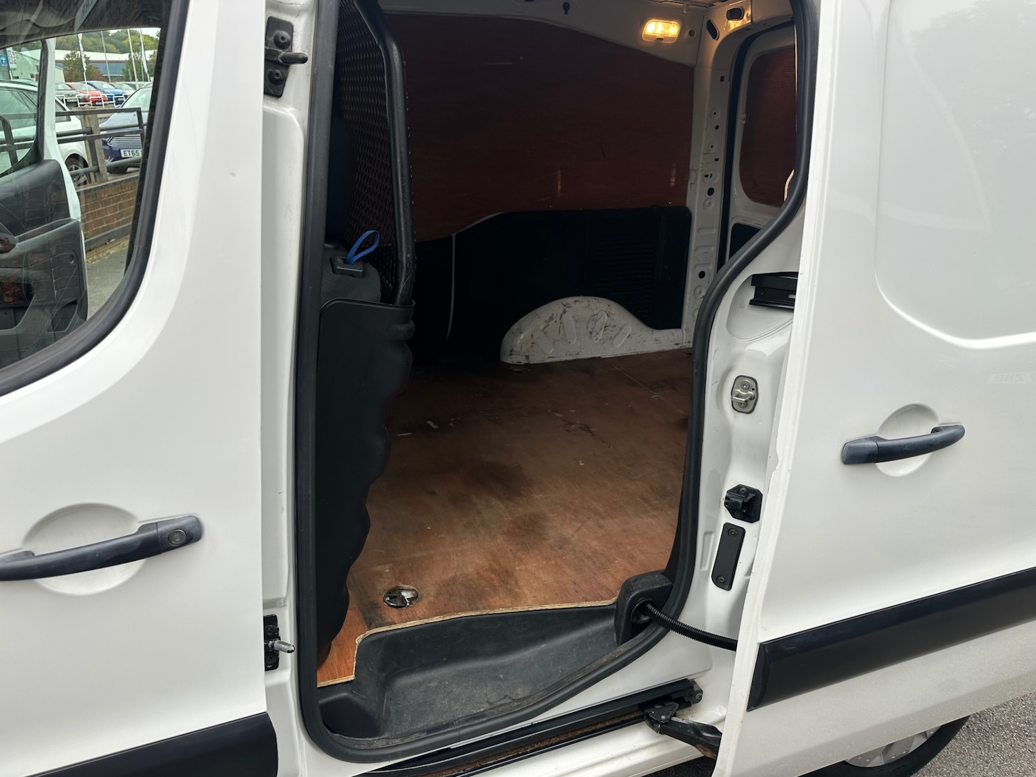 Used Peugeot Partner 2018 for sale - 76347296: Photo 9