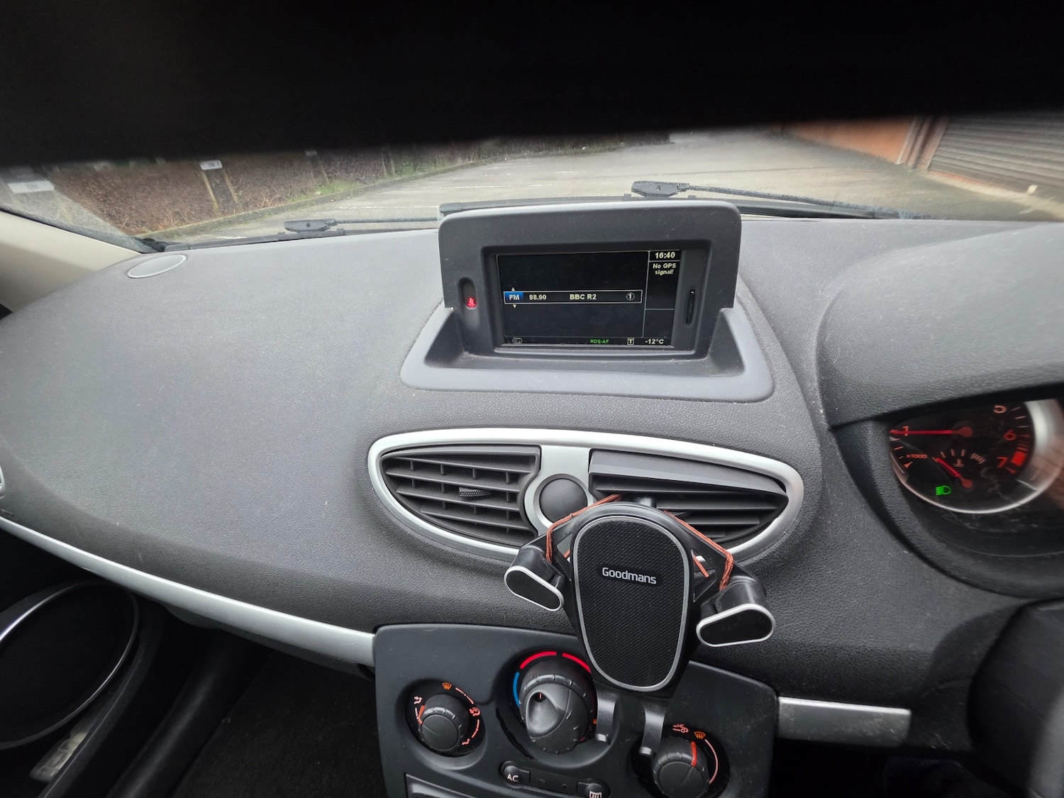 Used Renault Clio 2011 for sale - 77610732: Photo 8