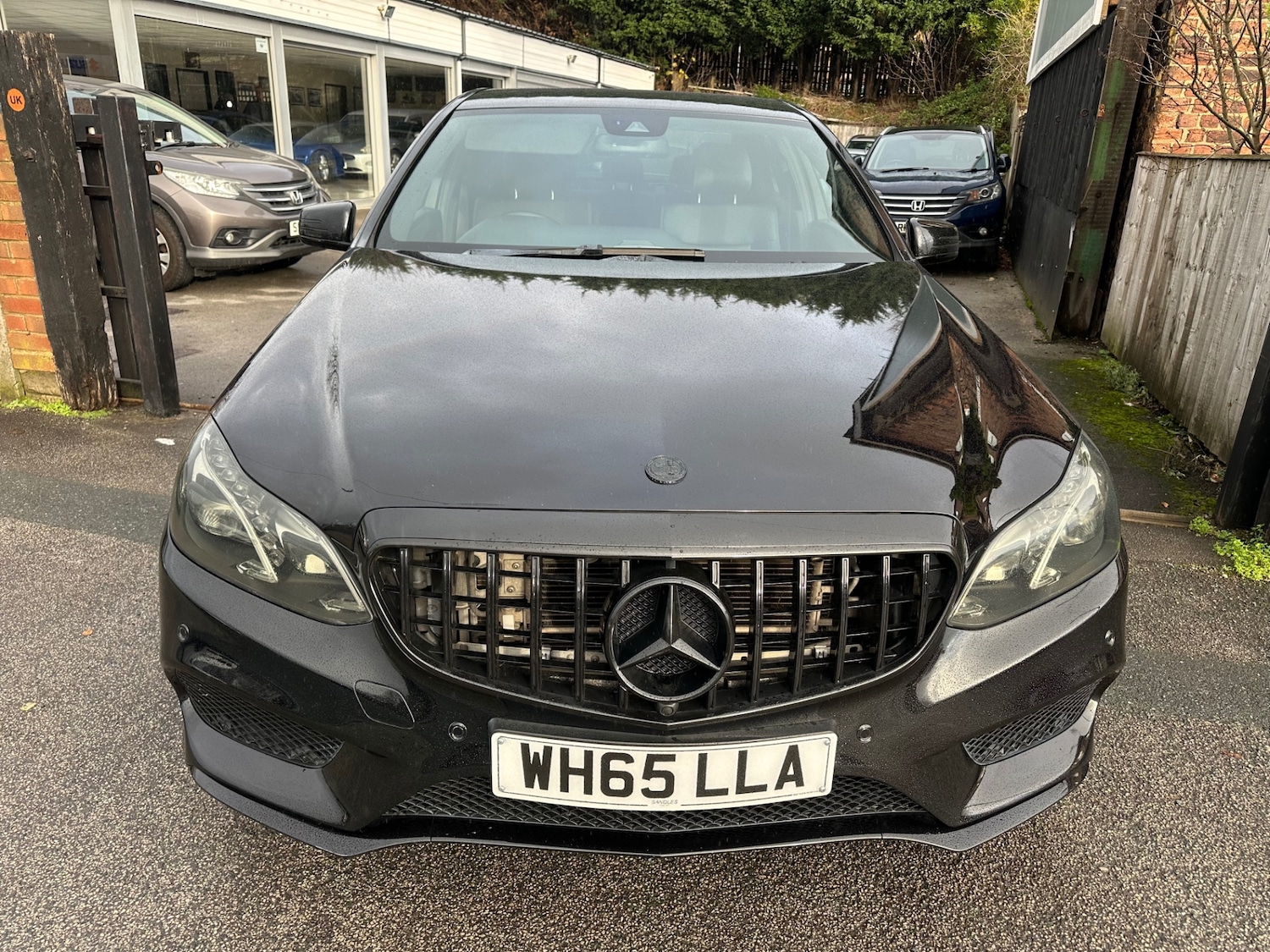 Used Mercedes-Benz E Class 2016 for sale - 76918409: Photo 2