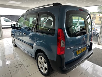 Used Peugeot Partner Tepee 2012 for sale - 75641000: Photo