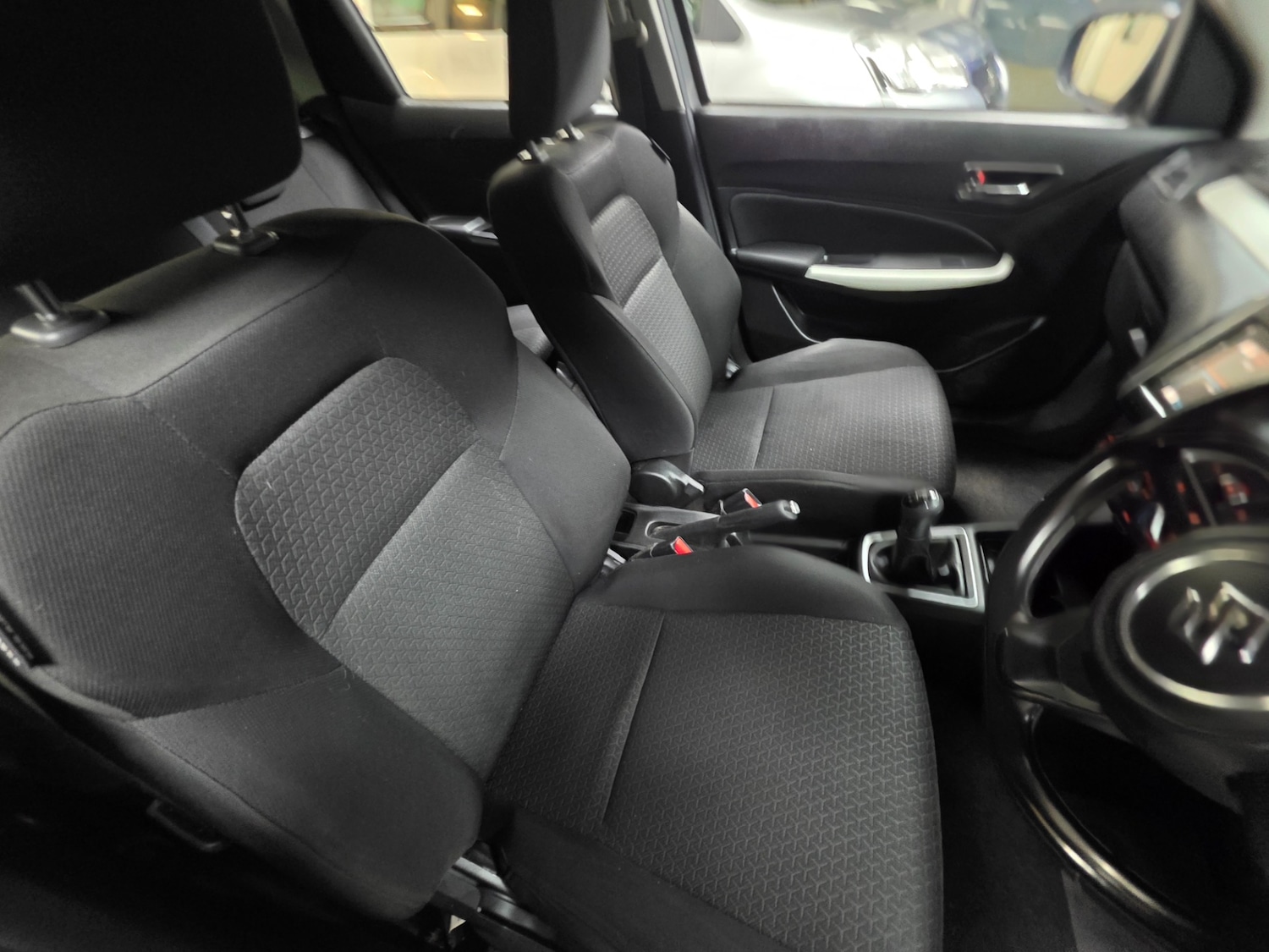 Used Suzuki Swift 2018 for sale - 77319315: Photo 10